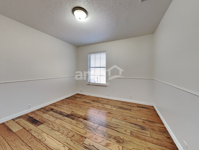 Building Photo - 828 Norfolk Dr