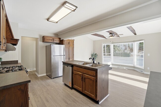 Building Photo - 4120 Kentland Ave