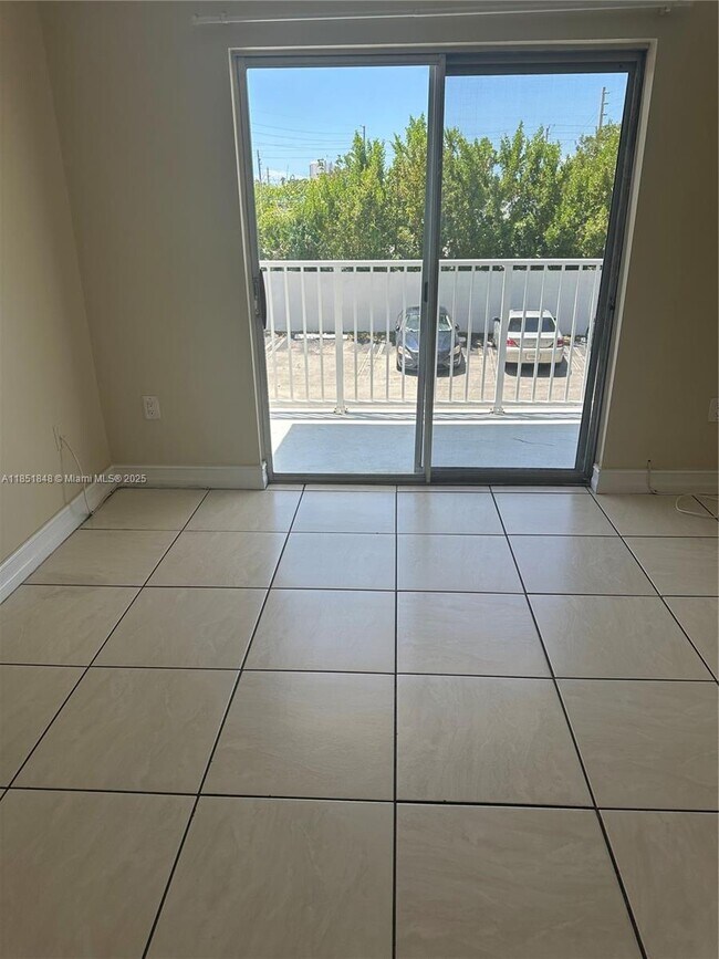 Primary Photo - 16465 NE 22nd Ave