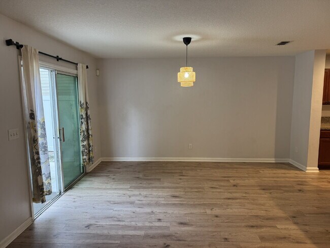 Building Photo - FOR RENT!!!!!-   2nd months rent is FREE!!!!