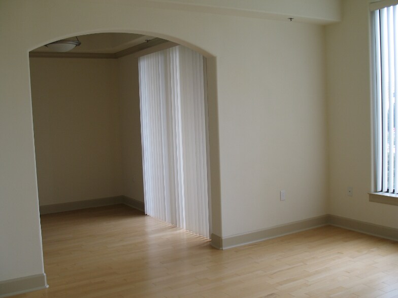 Building Photo - 3345 Stratford Rd NE