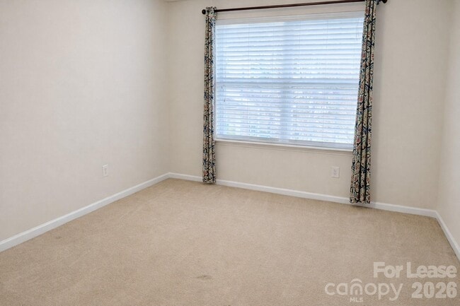 Building Photo - 111 Lynch Cir