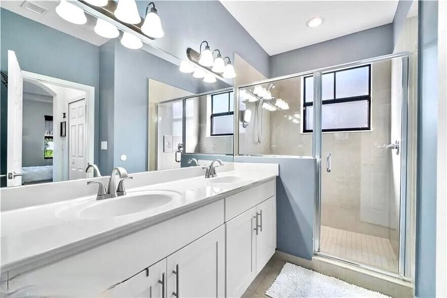 Building Photo - 1920 SW 154th Ave