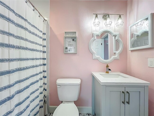 Building Photo - 1681 Walnut Ave