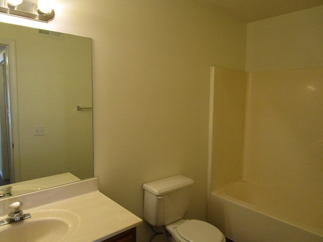 Building Photo - 5003 Betty Jean Way
