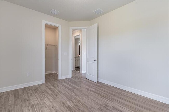 Building Photo - 4470 Gramercy Dr