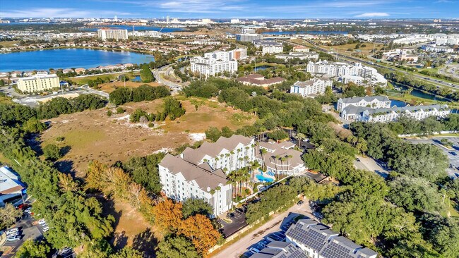 Building Photo - 8303 Palm Pkwy