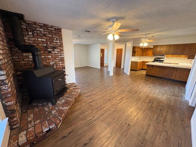 Building Photo - 636 Ramblewood Ct