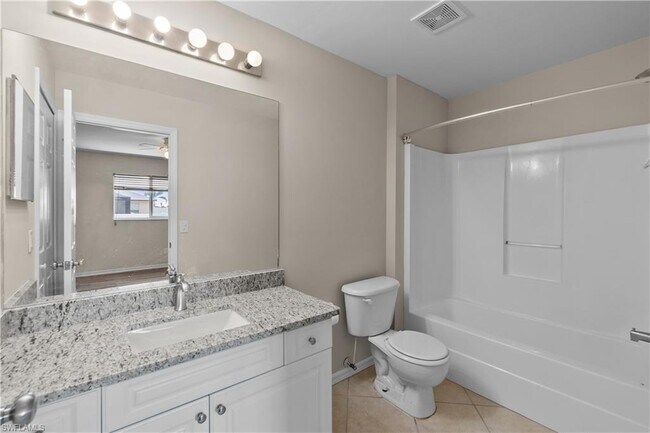 Building Photo - 2721 SW 12th Ave