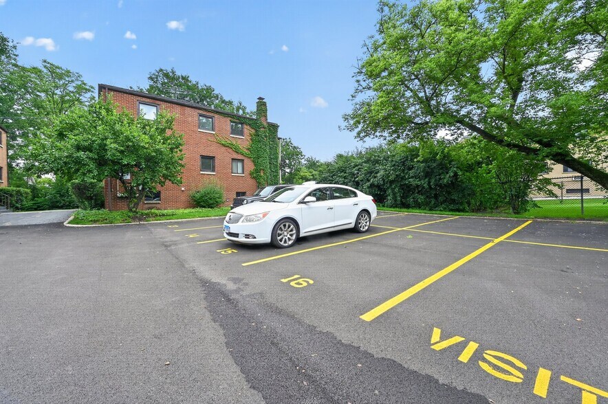 Building Photo - 1141 Waukegan Rd