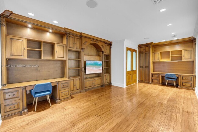 Building Photo - 13671 Deering Bay Dr