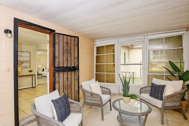 Building Photo - 3/2 home available in Bunche Manor featuri...