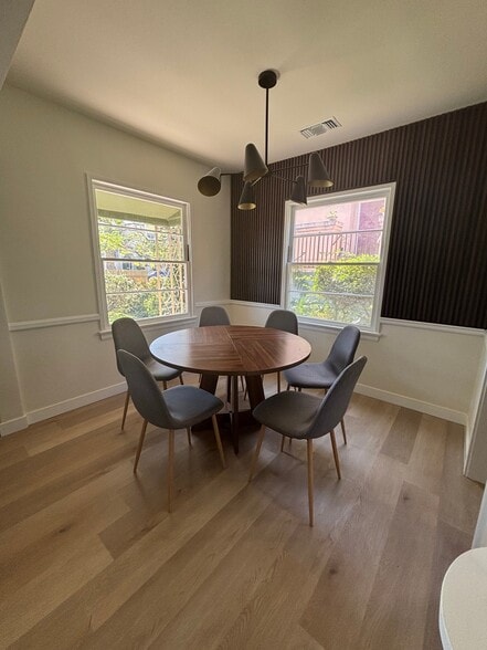 Building Photo - 13345 Burbank Blvd