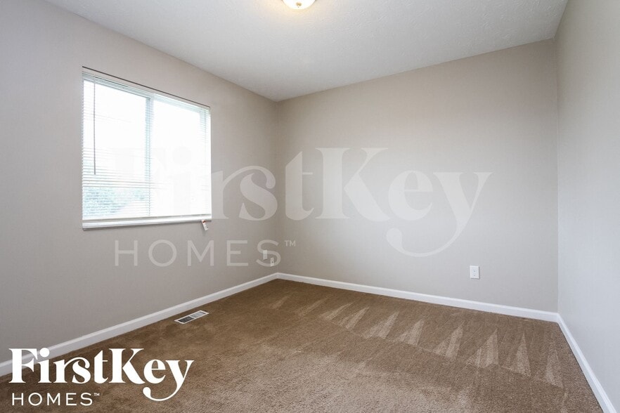 Building Photo - 1921 S Werges Ave