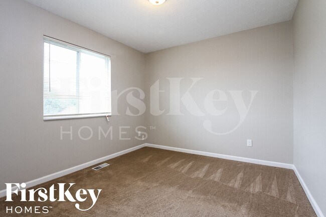 Building Photo - 1921 S Werges Ave