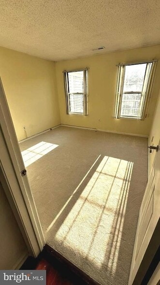 Building Photo - 812 Eagles Chase Dr