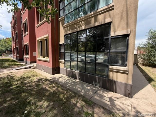 Building Photo - 2403 Glenarm Pl