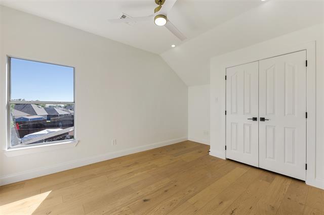 Building Photo - 3933 Harbor Dr