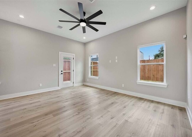 Building Photo - 217 Pheasant St