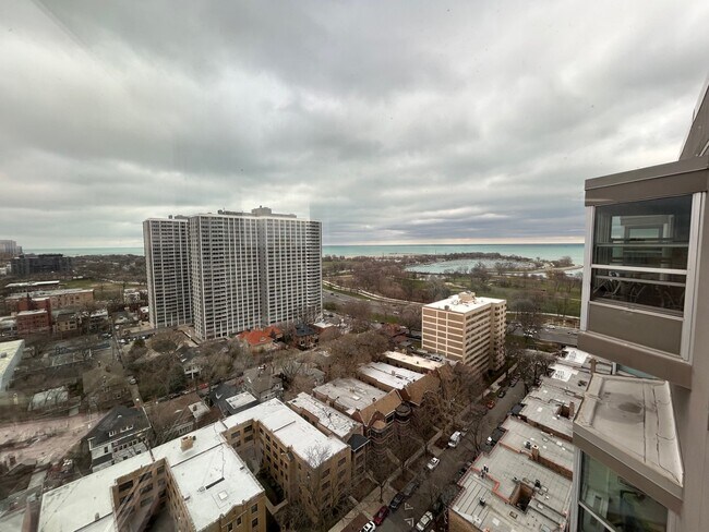 Building Photo - 720 W Gordon Terrace