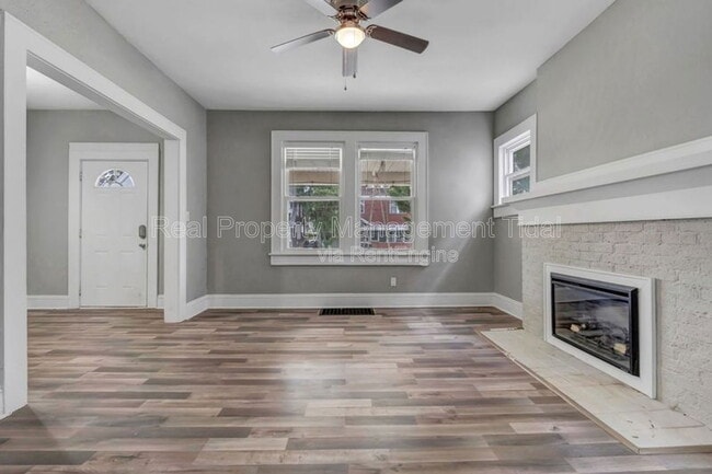 Building Photo - 4511 Newport Ave