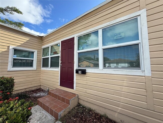 Building Photo - 816 5th St