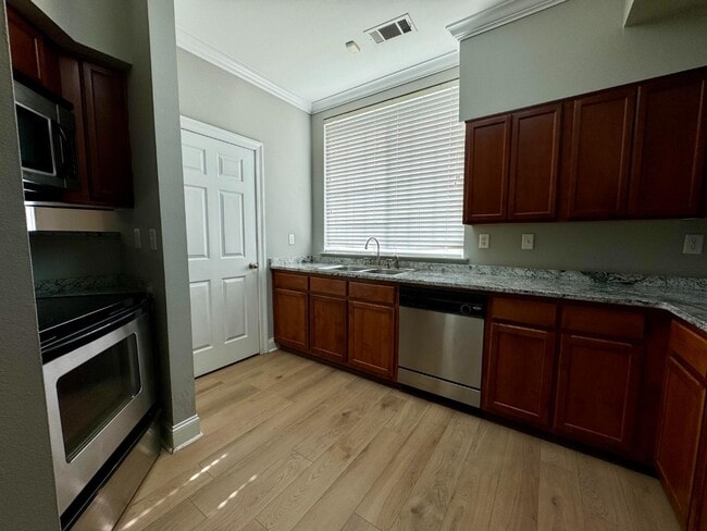 Building Photo - 3218 Veterans Memorial Pkwy