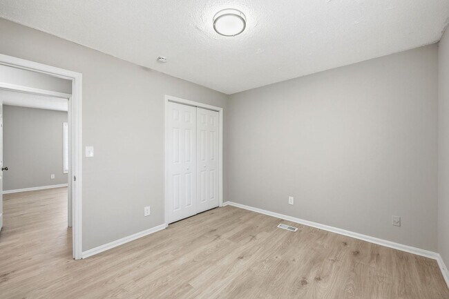 Building Photo - 4800 Hoyle Dr
