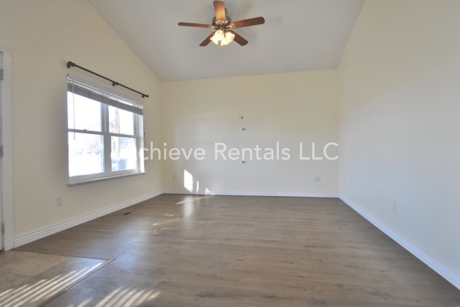 Building Photo - 47 S 2nd E