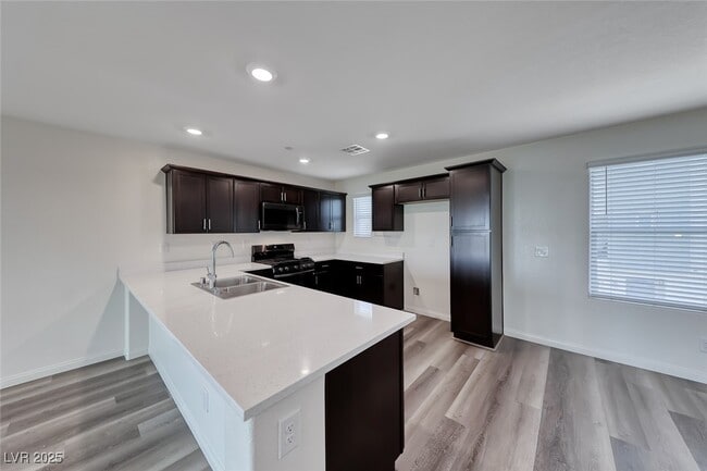 Building Photo - 3728 Enchanted Sky St