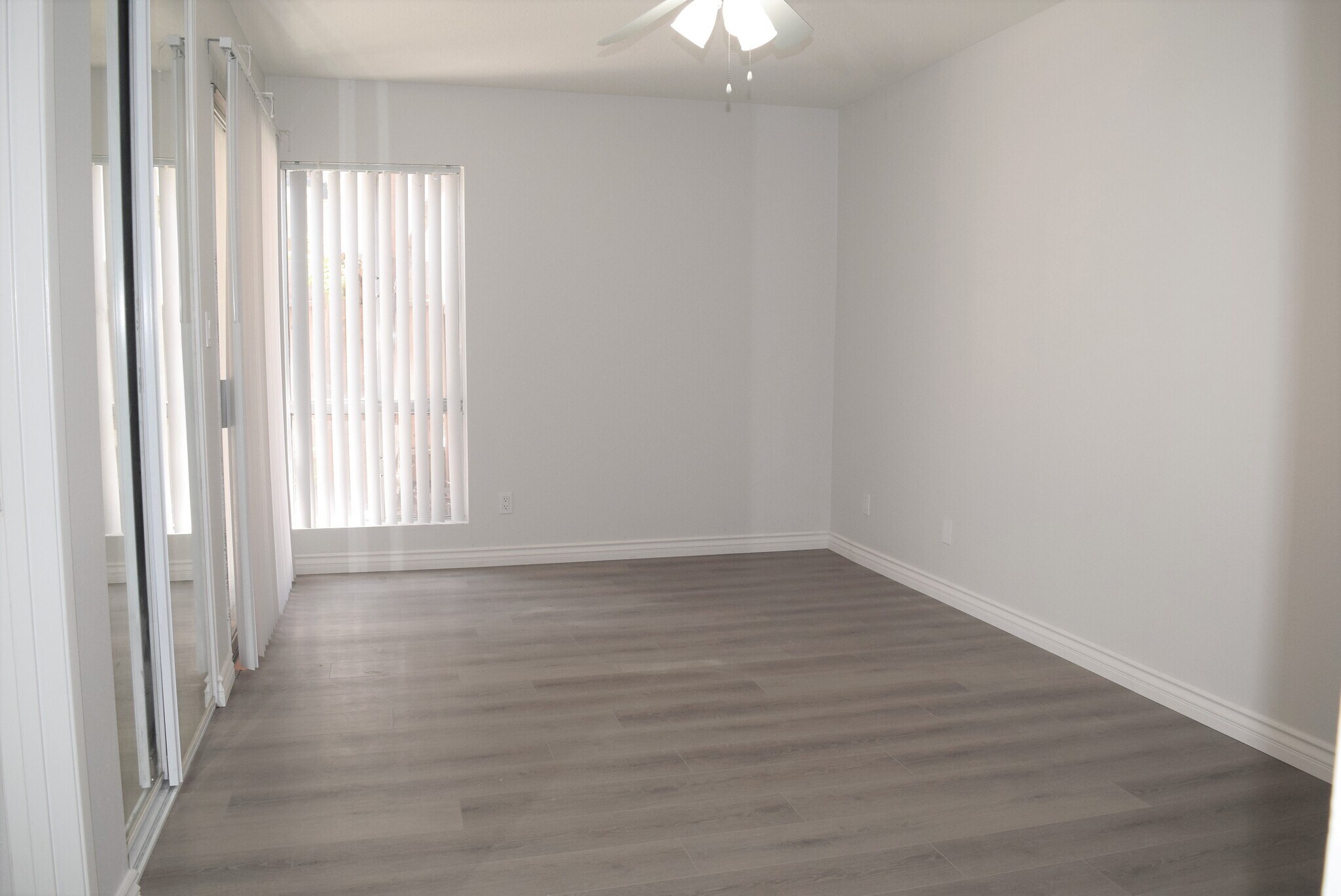 Master Bedroom - 16042 Waikiki Ln