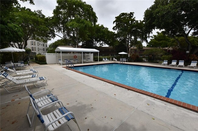 Building Photo - 3800 Oaks Clubhouse Dr