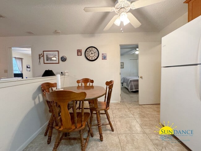 Building Photo - Charming 3-Bedroom Home located in between Hurlburt and Eglin AFB!