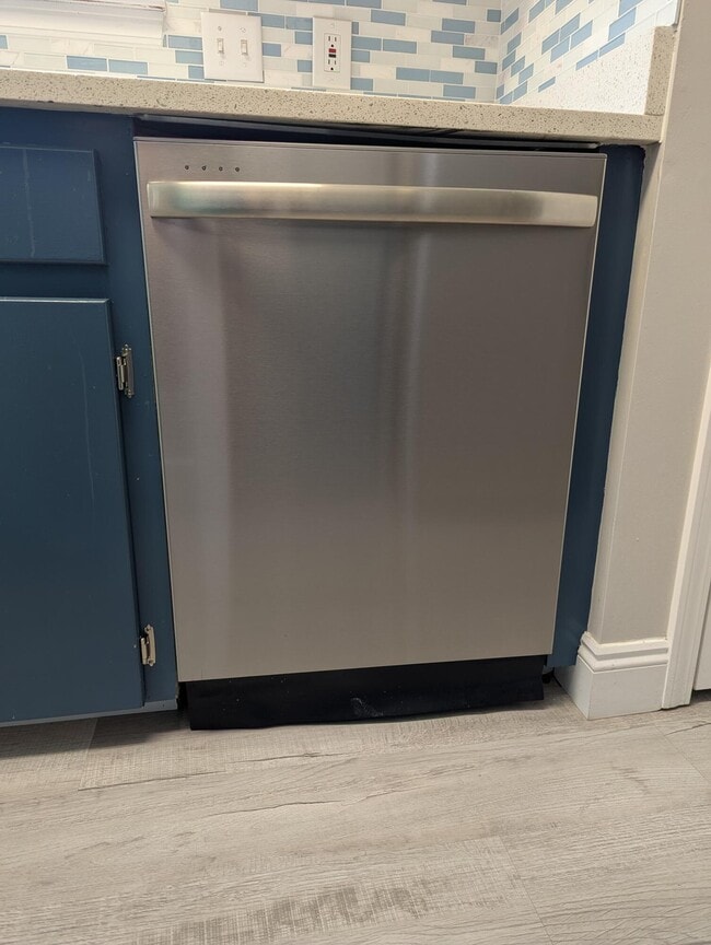 Building Photo - 162 Meadowbrook Ct