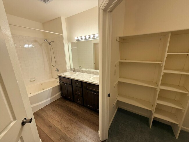 Building Photo - Updated 2-Bedroom Condo with Attached Garage and Pool Access