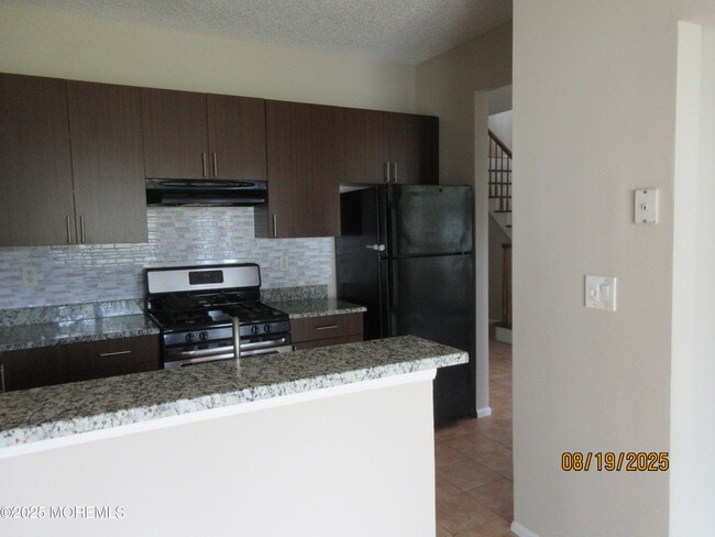 Building Photo - 29 Longbrook Ln
