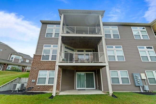 Building Photo - 7555 Devonshire Dr