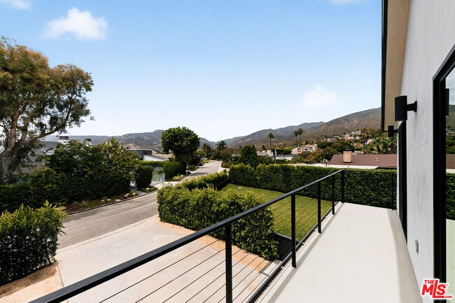 Building Photo - 6450 Surfside Way