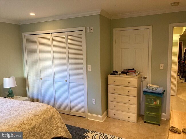 Building Photo - 1721 New Jersey Ave NW