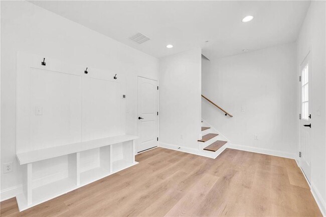 Building Photo - 203 Riverstone Commons Cir