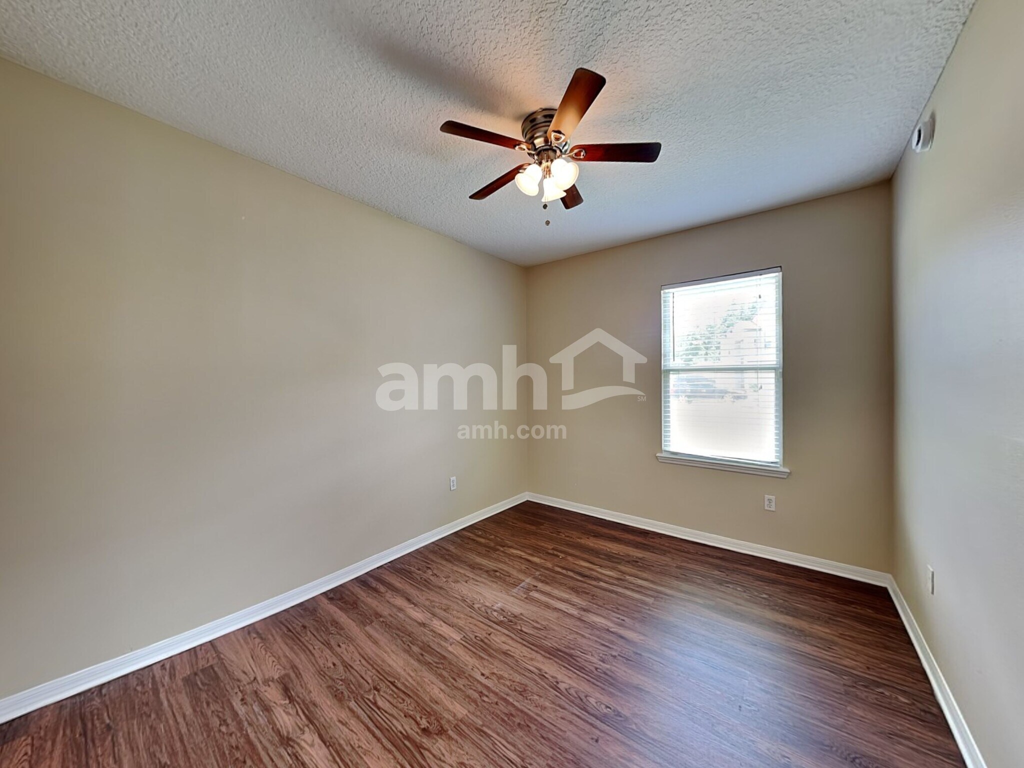 Building Photo - 711 Red Cedar Ct