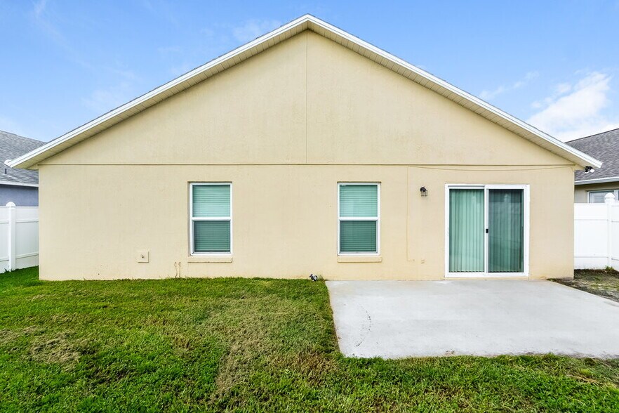 Building Photo - 3246 Bellingham Dr