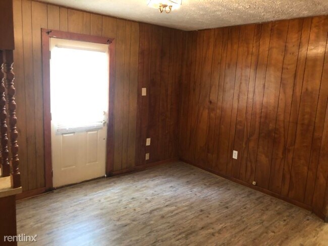 Building Photo - 3 br, 1 bath House - 3315 Suncrest