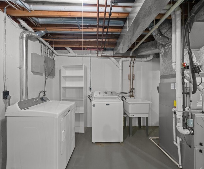 Building Photo - 905 Wildt St