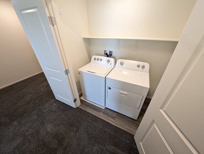 Building Photo - 9407 Verdon Mesa St