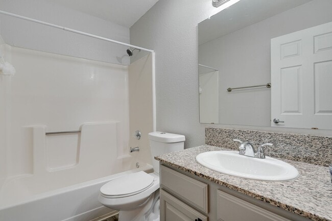 Building Photo - FURNISHED 2 BED 2 BATH NEAR LAS VEGAS STRI...