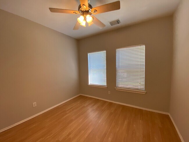 Building Photo - 38 W Sage Creek Pl