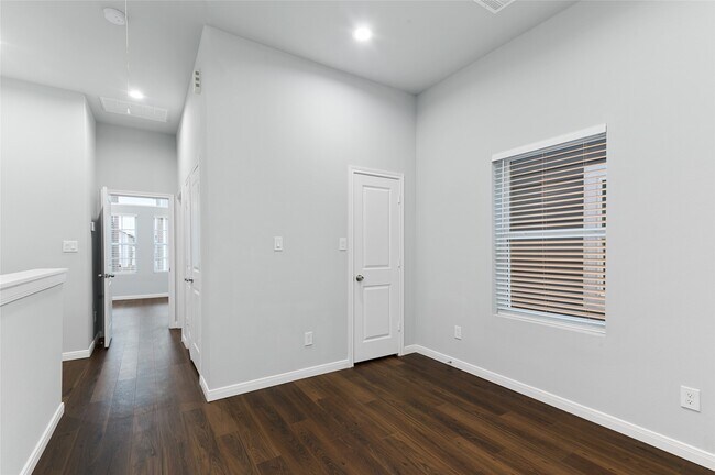 Building Photo - 4919 Paradigm Ln