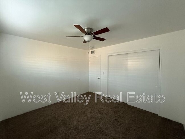 Building Photo - 543 Front St