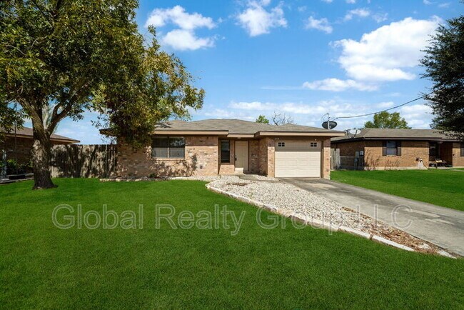 Primary Photo - 309 Meadow Dr